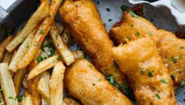 افطار میں لذیذ فش اینڈ چپس کا انتخاب