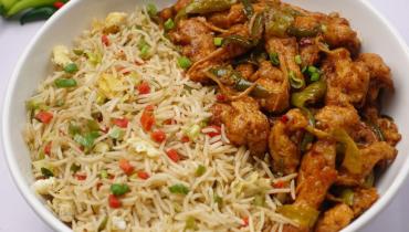 رمضان اسپیشل: ڈرائی چکن چلی وِد چائنیز رائس افطار کا لذیذ انتخاب