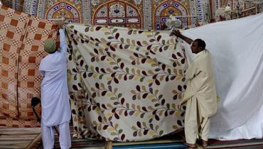 کیا اعتکاف کے دوران ضرورت کے تحت باہر نکلا جاسکتا ہے؟